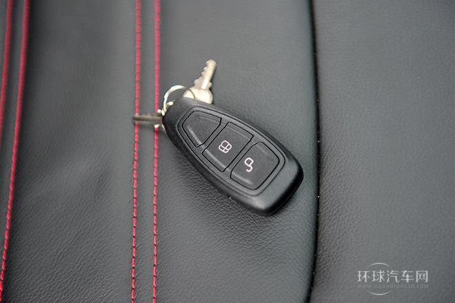 2013款 1.5L 自動尊貴型