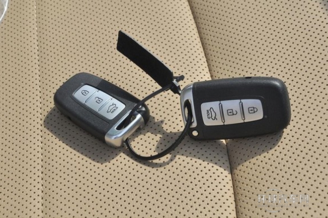 2014款 2.0L 自動豪華版