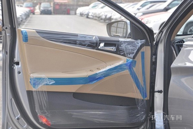 2014款 2.0L 自動豪華版