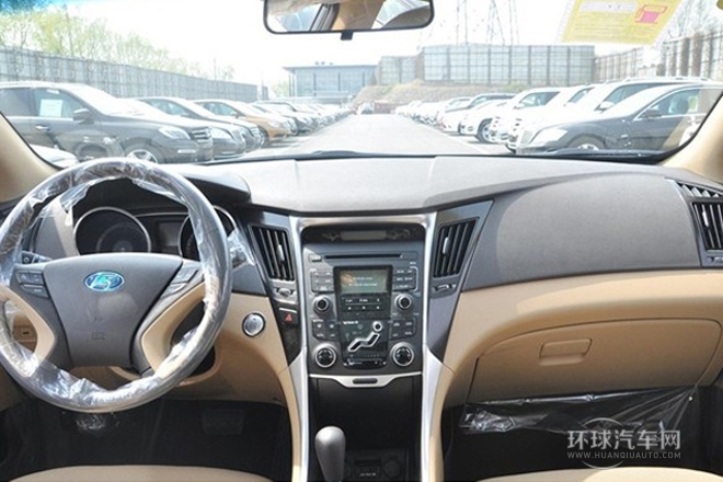 2014款 2.0L 自動豪華版