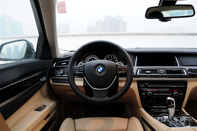 2013款 740Li 領(lǐng)先型