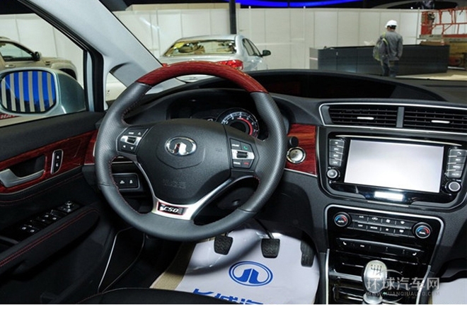 2014款 升級版 1.5T 手動尊貴型