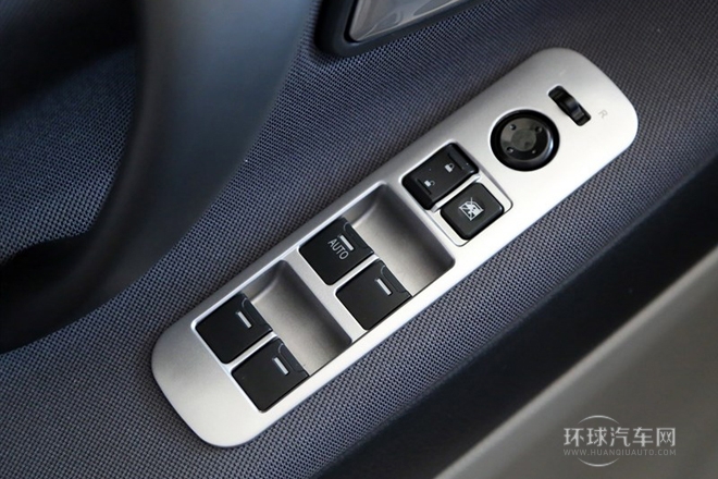 2013款 兩廂 1.4L 手動標(biāo)準(zhǔn)型