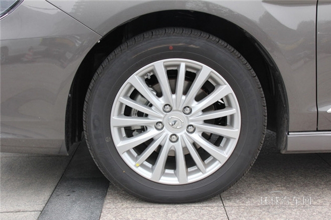 2013款 1.5T 手動尊貴型