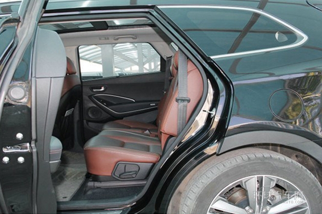2013款 3.3L 7座棕色內(nèi)飾旗艦版