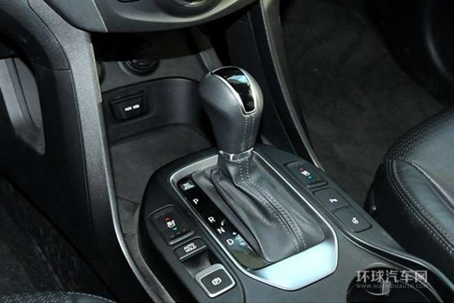 2013款 3.3L 7座旗艦版