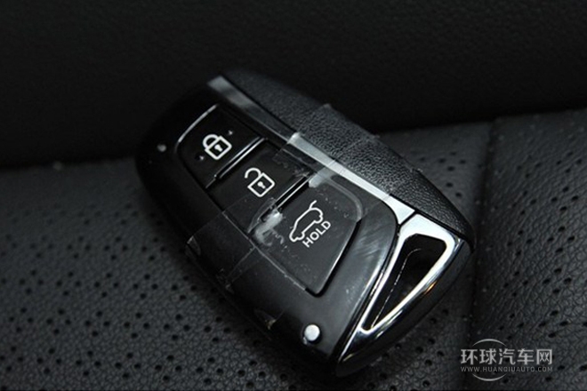 2013款 3.3L 7座豪華版