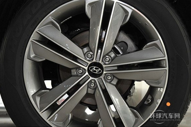 2013款 3.3L 7座豪華版