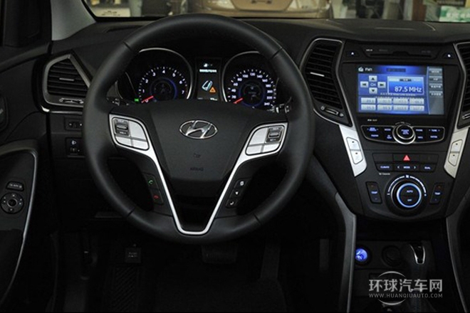 2013款 3.3L 7座豪華版