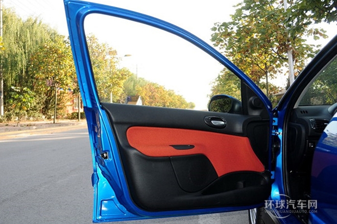 2013款 CROSS 1.4L 手動(dòng)運(yùn)動(dòng)型