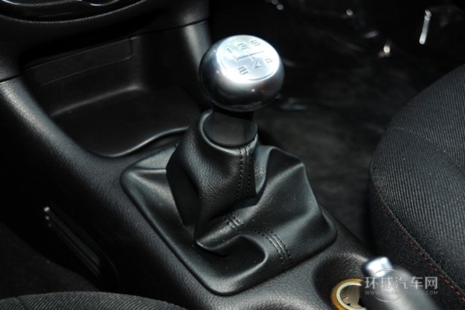 2013款 CROSS 1.4L 手動(dòng)運(yùn)動(dòng)型