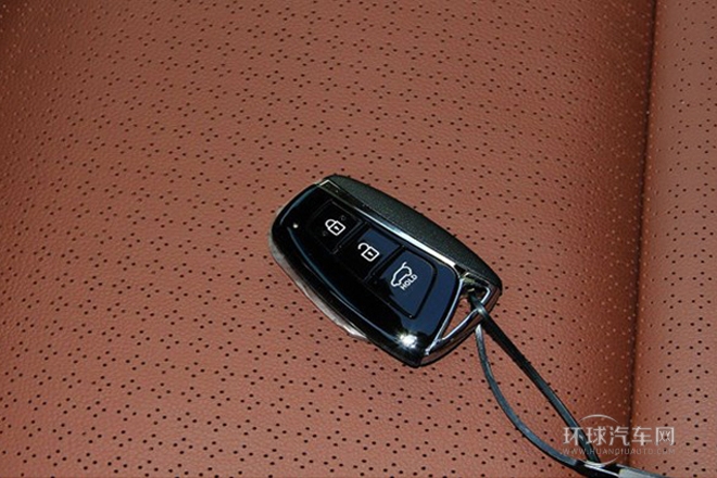 2013款 3.0L 6座豪華版