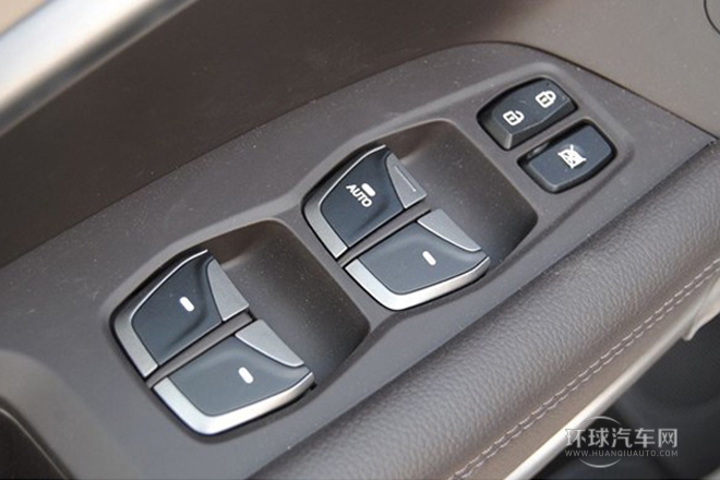 2013款 3.0L 7座舒適版