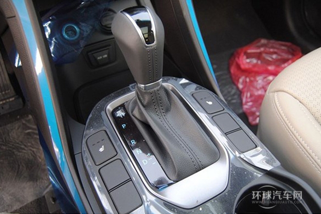 2013款 3.0L 7座舒適版