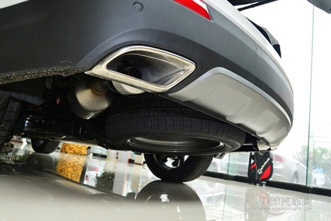 2013款 2.2T 7座棕色內(nèi)飾旗艦版