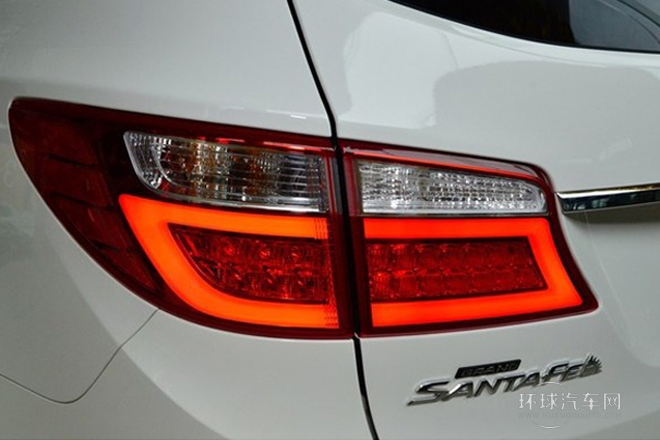 2013款 2.2T 7座棕色內(nèi)飾旗艦版