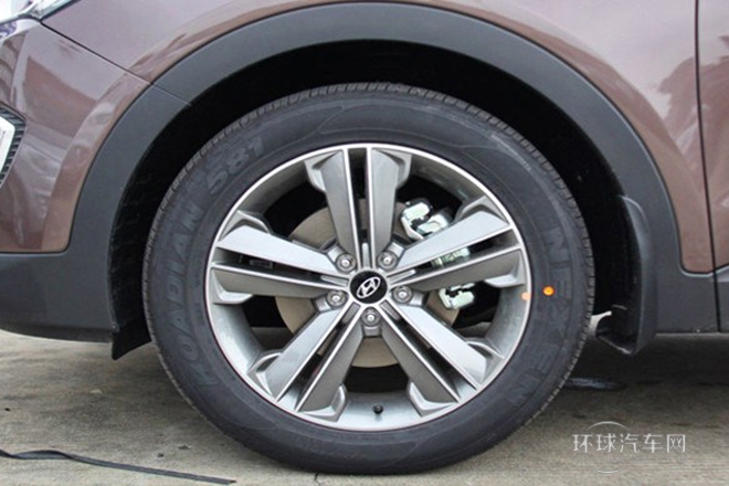 2013款 2.2T 7座豪華版