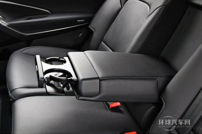 2013款 2.2T 7座豪華版