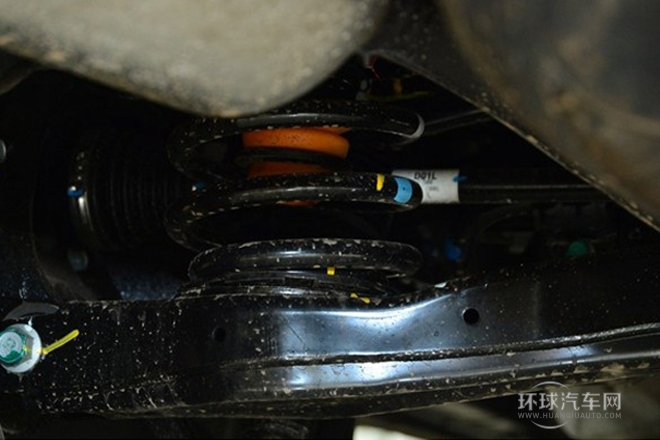 2013款 2.2T 6座豪華版