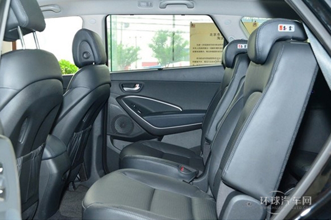 2013款 2.2T 6座豪華版