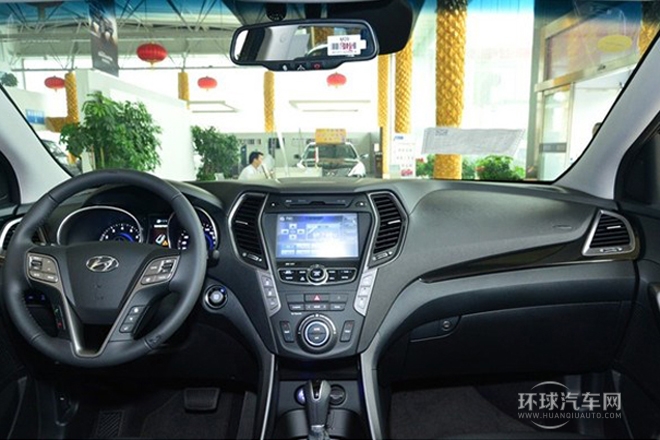 2013款 2.2T 6座豪華版