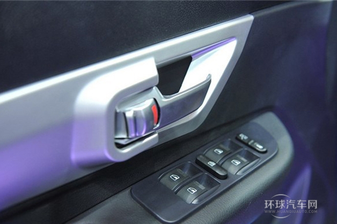 2014款 1.5T 自動兩驅豪華型