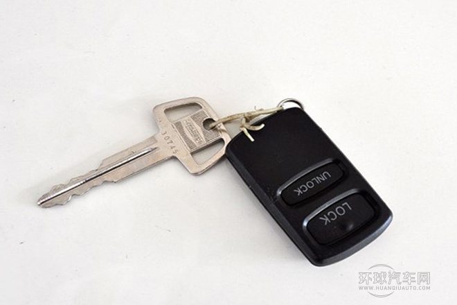 2013款 經(jīng)典版 2.0L 兩驅(qū)標(biāo)準(zhǔn)型