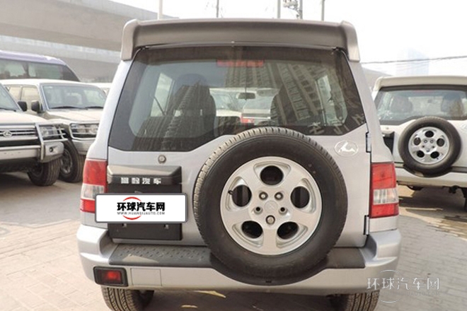 2013款 經(jīng)典版 2.0L 兩驅(qū)標(biāo)準(zhǔn)型