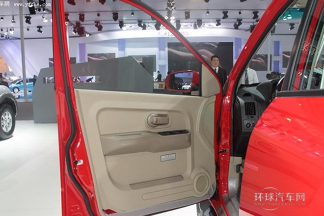 2013款 經(jīng)典版 2.0L 四驅豪華型