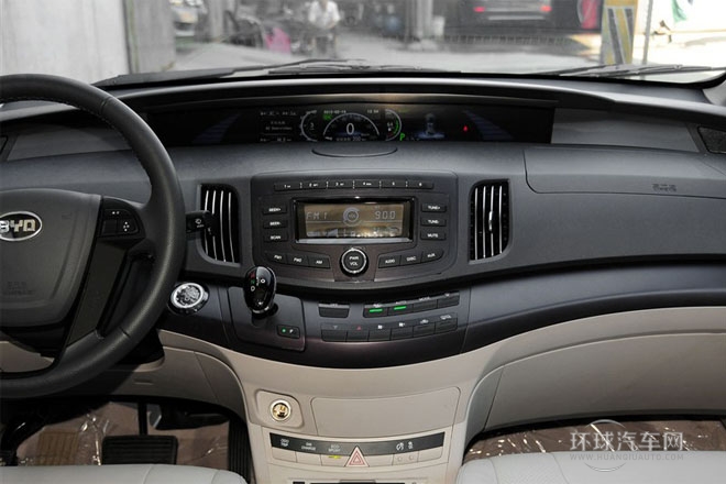 2014款 先行者豪華版