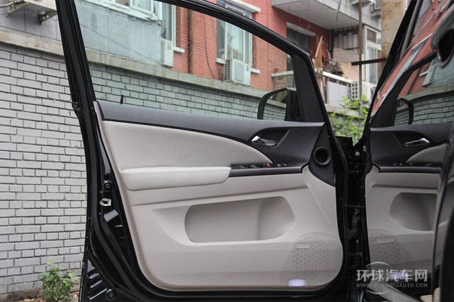 2014款 先行者尊貴版