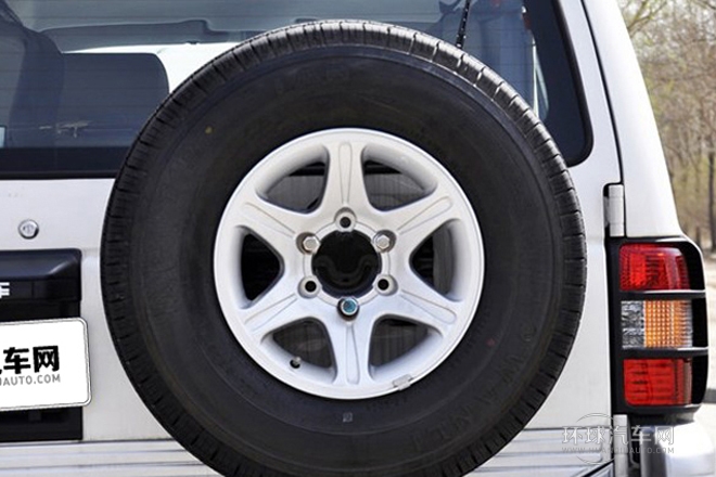 2014款 2.4L 手動兩驅(qū)