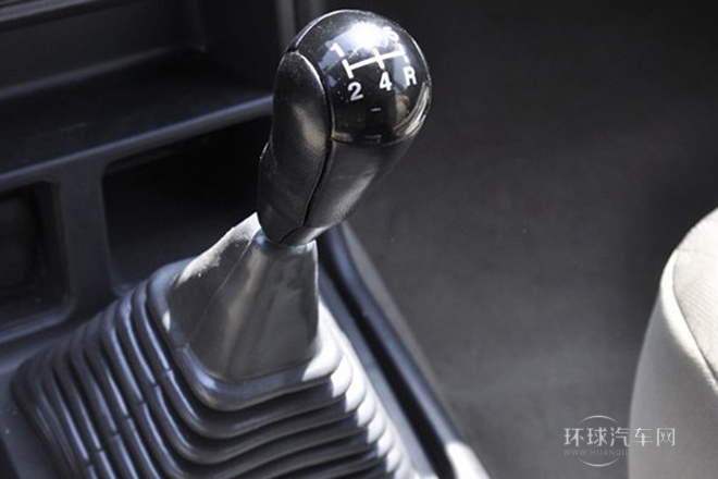 2014款 2.4L 手動(dòng)兩驅(qū)