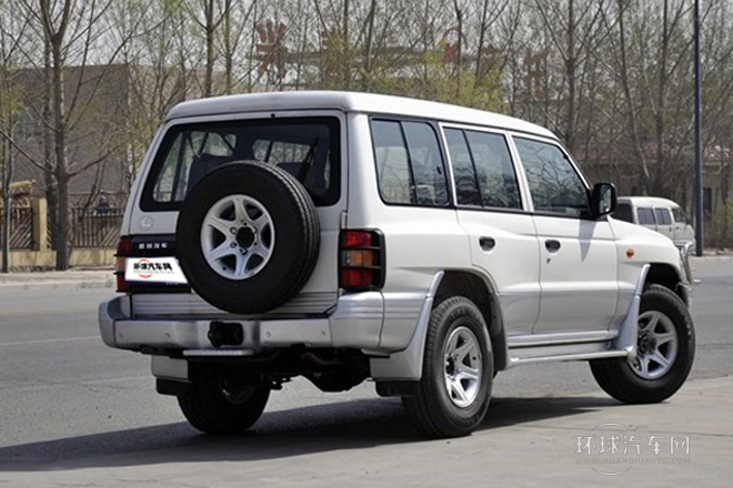 2014款 2.4L 手動兩驅(qū)