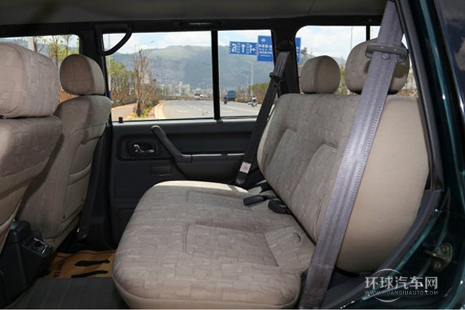 2013款 2.2L 手動四驅(qū)標準型