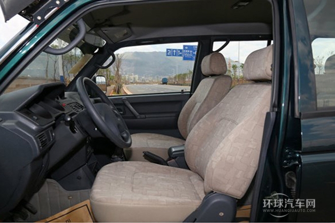 2013款 2.2L 手動(dòng)四驅(qū)標(biāo)準(zhǔn)型