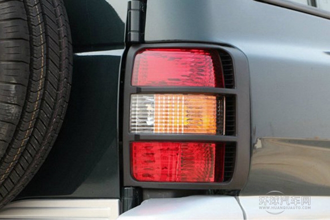 2013款 2.2L 手動四驅(qū)標(biāo)準(zhǔn)型