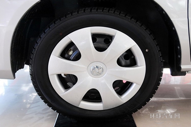 2013款 改款 1.5L 手動(dòng)舒適型7座 國(guó)IV