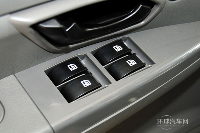 2013款 改款 1.5L 手動舒適型7座 國IV