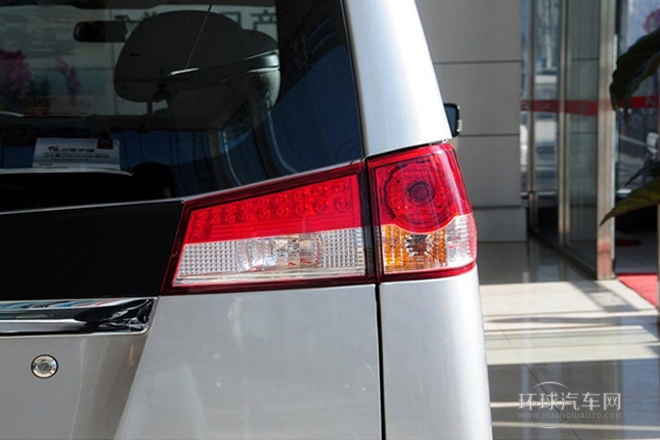 2013款 改款 1.5L 手動(dòng)舒適型7座 國IV