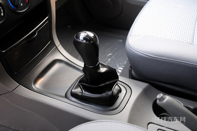 2013款 改款 1.5L 手動豪華型7座 國IV