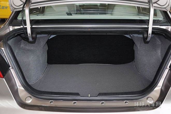 2013款 兩廂 1.6L 手動(dòng)旗艦版