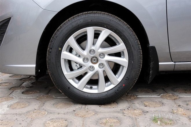 2013款 2.0L 手動(dòng)舒適型