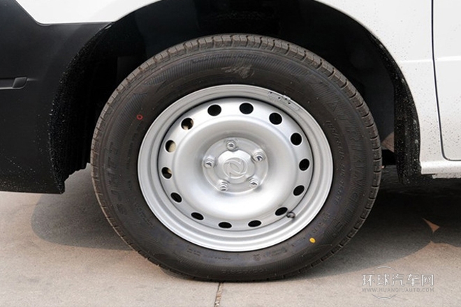 2013款 改款 1.5L 手動標準型5座 國IV