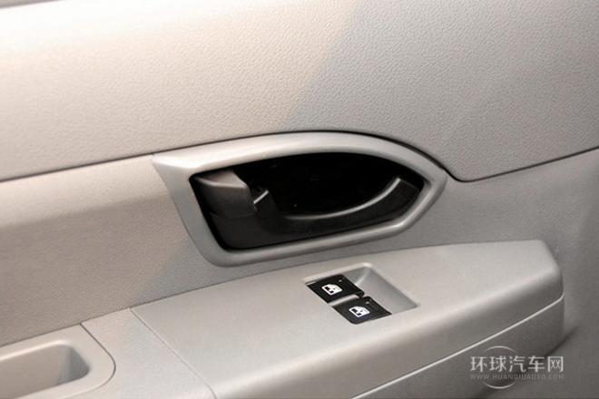 2013款 改款 1.5L 手動(dòng)標(biāo)準(zhǔn)型5座 國IV