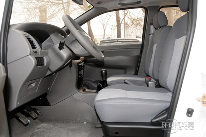 2013款 改款 1.5L 手動標準型5座 國IV