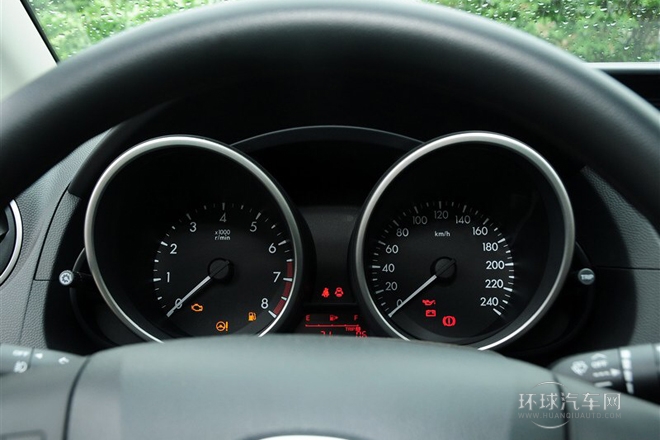 2013款 2.0L 手動舒適型