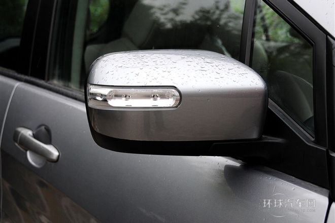 2013款 2.0L 手動舒適型