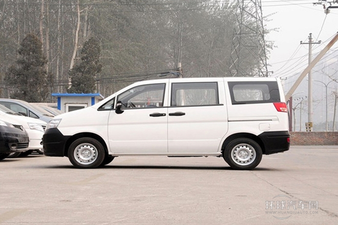 2013款 改款 1.5L 手動標準型5座 國IV