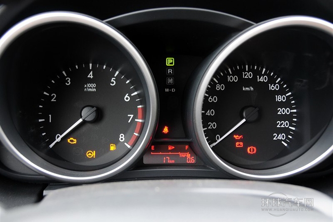 2013款 2.0L 自動豪華型